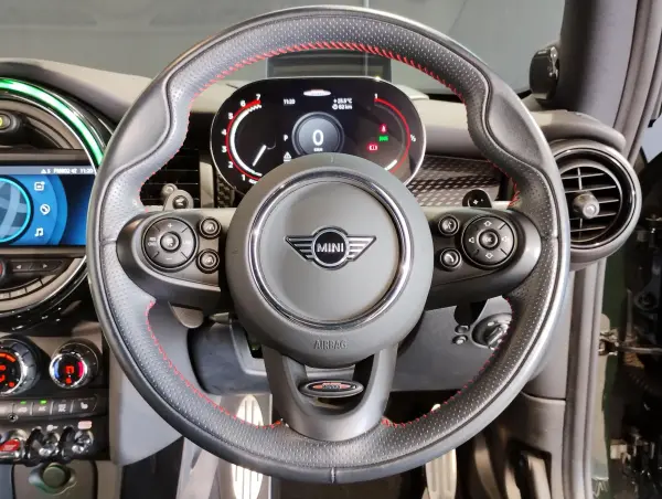 2021 Mini Cooper — photo 8 | Tuminion Kenya