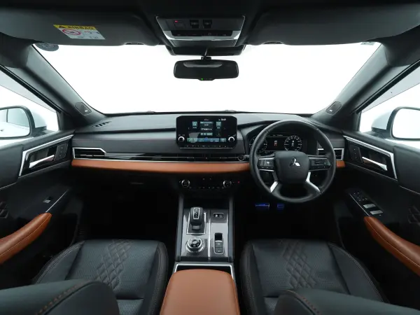 2022 Mitsubishi Outlander — photo 7 | Tuminion Kenya