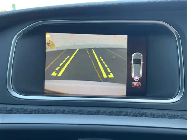 2019 Volvo V40 — photo 8 | Tuminion Kenya