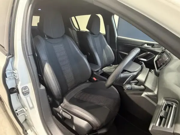 2020 Peugeot 308 — photo 8 | Tuminion Kenya