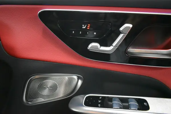 2023 Mercedes-benz Glc — photo 8 | Tuminion Kenya