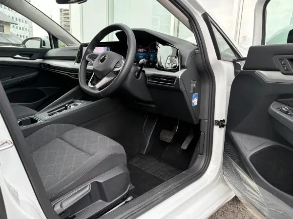 2021 Volkswagen Golf — photo 8 | Tuminion Kenya