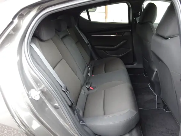 2021 Mazda 3 Fastback — photo 8 | Tuminion Kenya