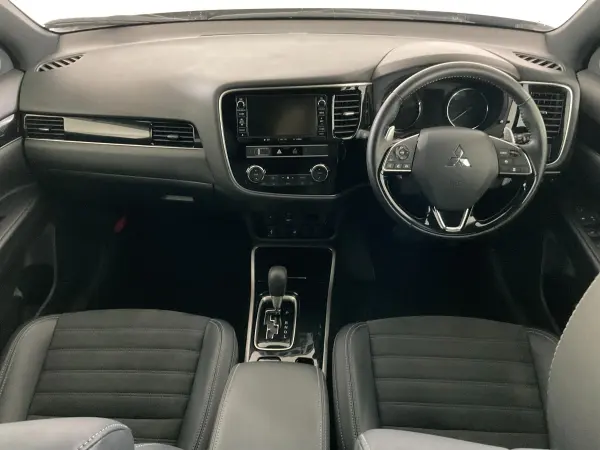 2019 Mitsubishi Outlander — photo 8 | Tuminion Kenya