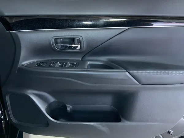 2019 Mitsubishi Outlander — photo 9 | Tuminion Kenya