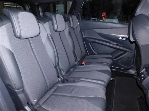 2021 Peugeot 5008 — photo 7 | Tuminion Kenya