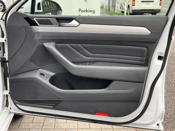 2023 Volkswagen Passat — photo 7 | Tuminion Kenya