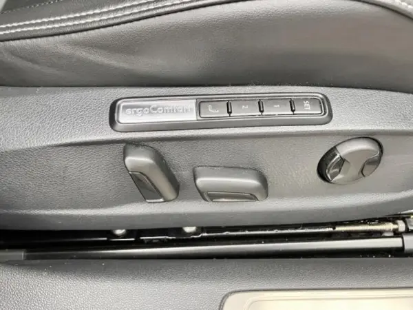 2023 Volkswagen Passat — photo 9 | Tuminion Kenya