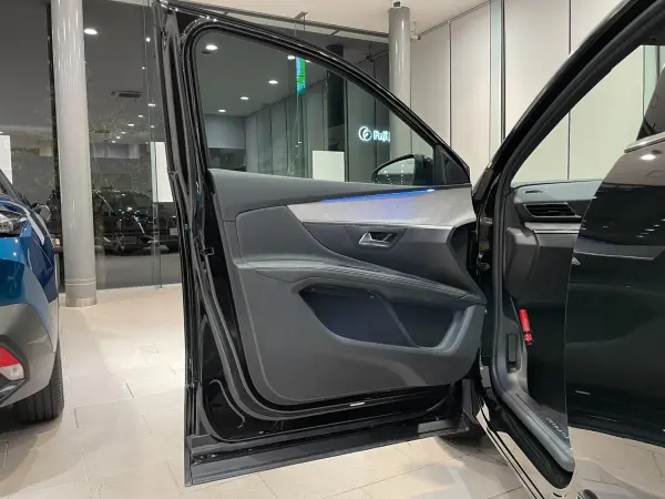 2024 Peugeot 5008 — photo 9 | Tuminion Kenya